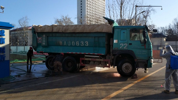 临时党支部主动靠前 yl6809永利集团经八纬一项目顺利复工5.jpg