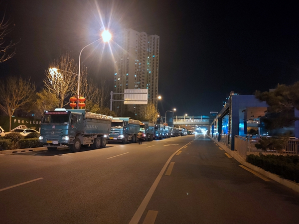 1584666724290256.jpg 夜间土方施工02.jpg